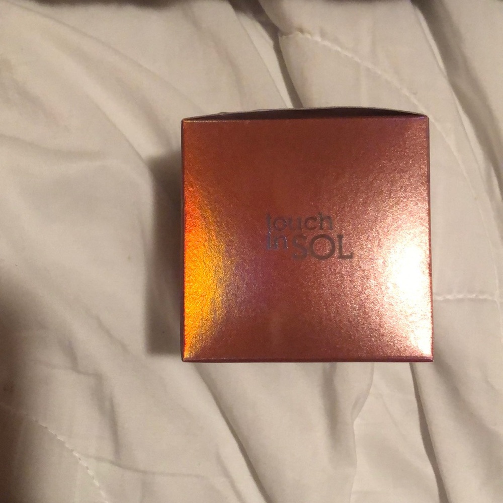 Glass filter like primer for you skin
